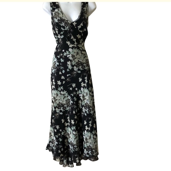 Banana Republic Dresses & Skirts - Banana Republic Silk Dress